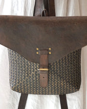Borneo Sleek Buckle Bag Pack
