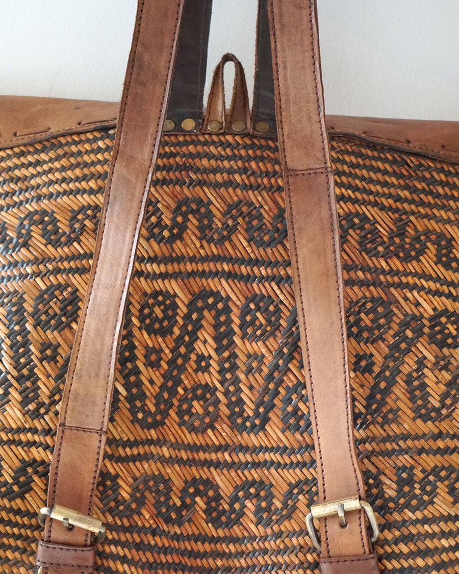 Borneo Sleek Buckle Bag Pack